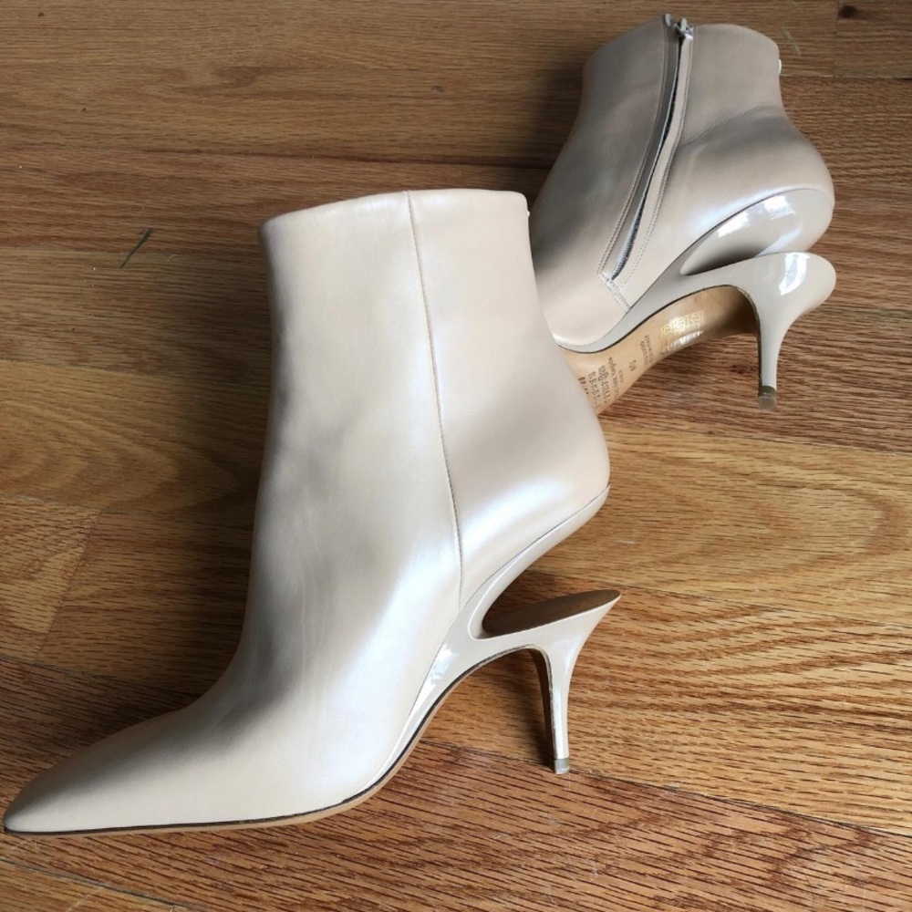 ‼️SOLD‼️Maison Martin Margiela Cut-out Heel Boot - Picture 9 of 9